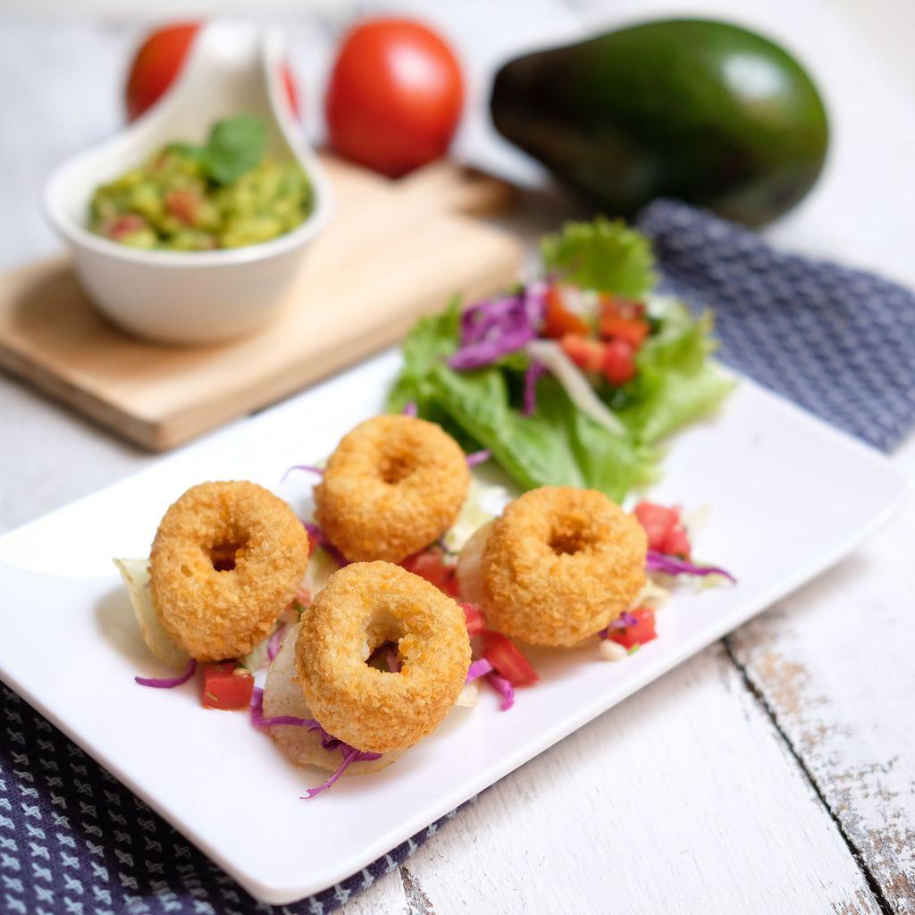 Image Potato Chips Salad with Doughnut Nugget